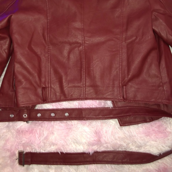Red leather jacket - Picture 4 of 7